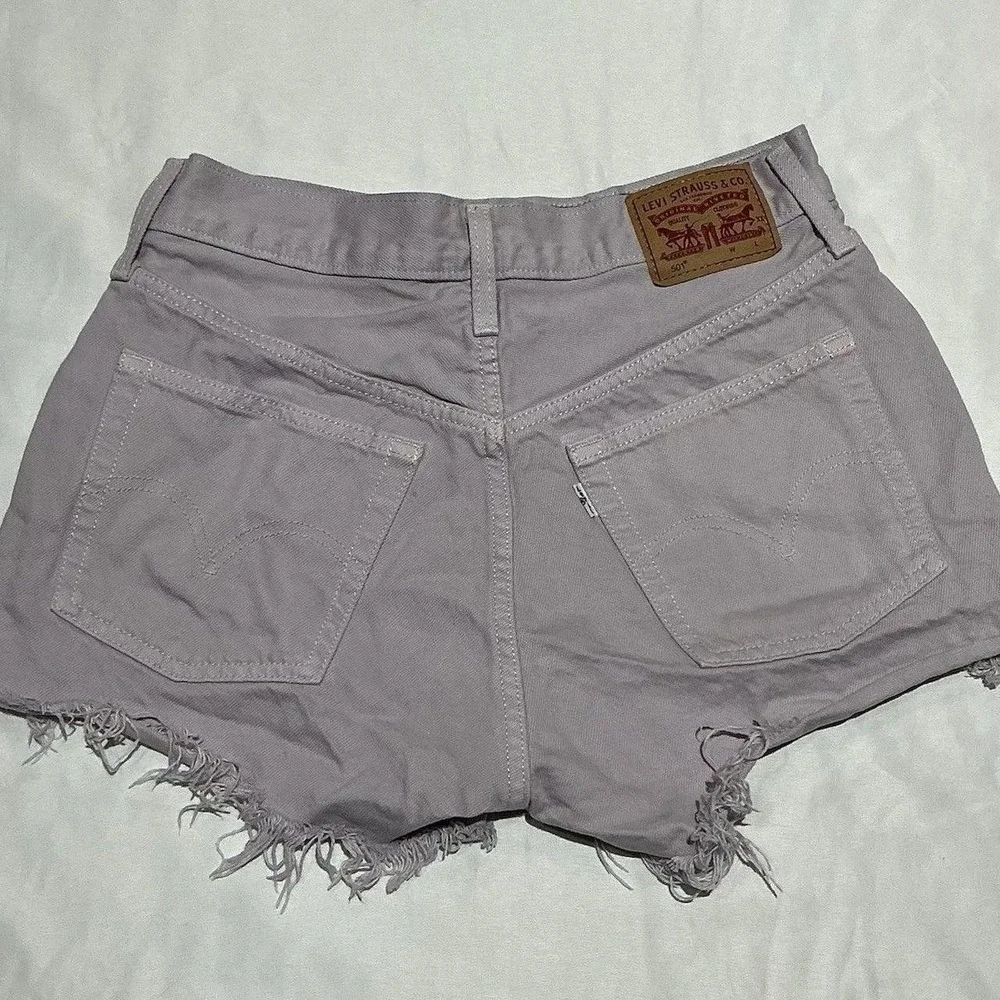 Levis 501 Shorts Womens 27 Purple Lavender High Rise Button Fly Raw Hem Denim - Picture 2 of 5